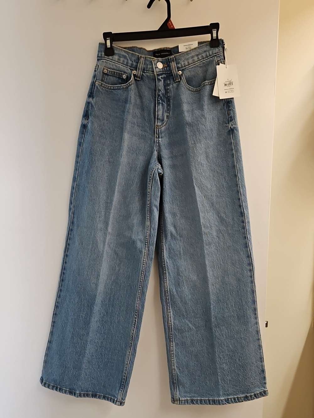 NWT Free Assembly Women's High Rise Cropped Wide Leg Jeans, Size 2 Light Wash